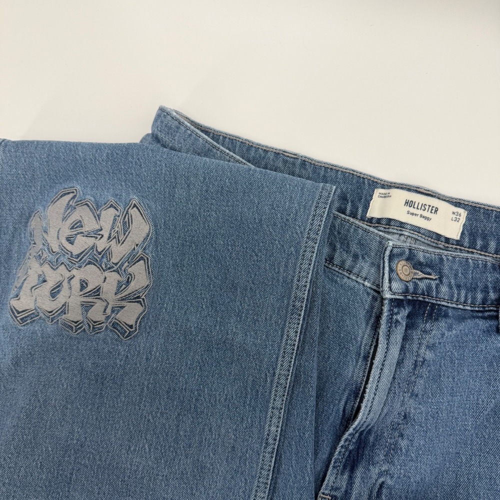 Hollister Super Baggy Mens Jeans 36x32 Blue Medium Wash New York Graphic Patch